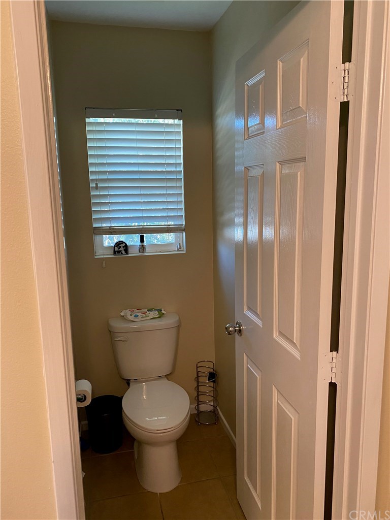 537 Kennedy Street Rialto, CA 92376 - Photo 28 of 32 Master Bathroom toilet/Water Closet
