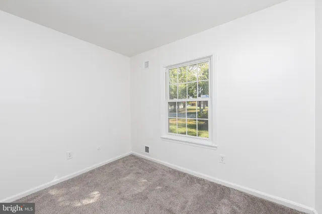 $240,000 | 104 Wisteria Lane, Carneys Point, NJ 08069