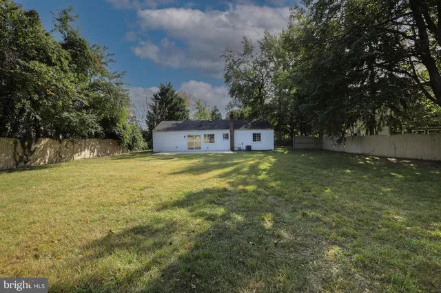 $240,000 | 104 Wisteria Lane, Carneys Point, NJ 08069