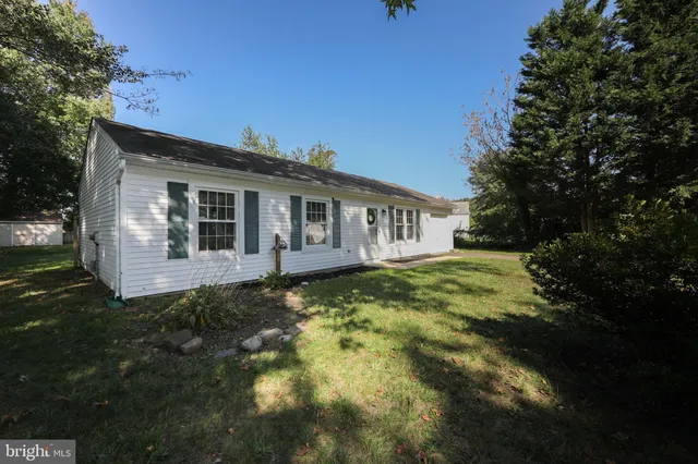 $240,000 | 104 Wisteria Lane, Carneys Point, NJ 08069