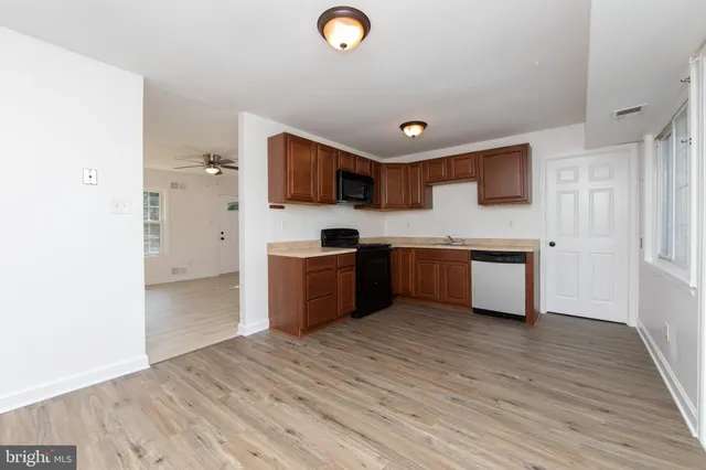 $240,000 | 104 Wisteria Lane, Carneys Point, NJ 08069