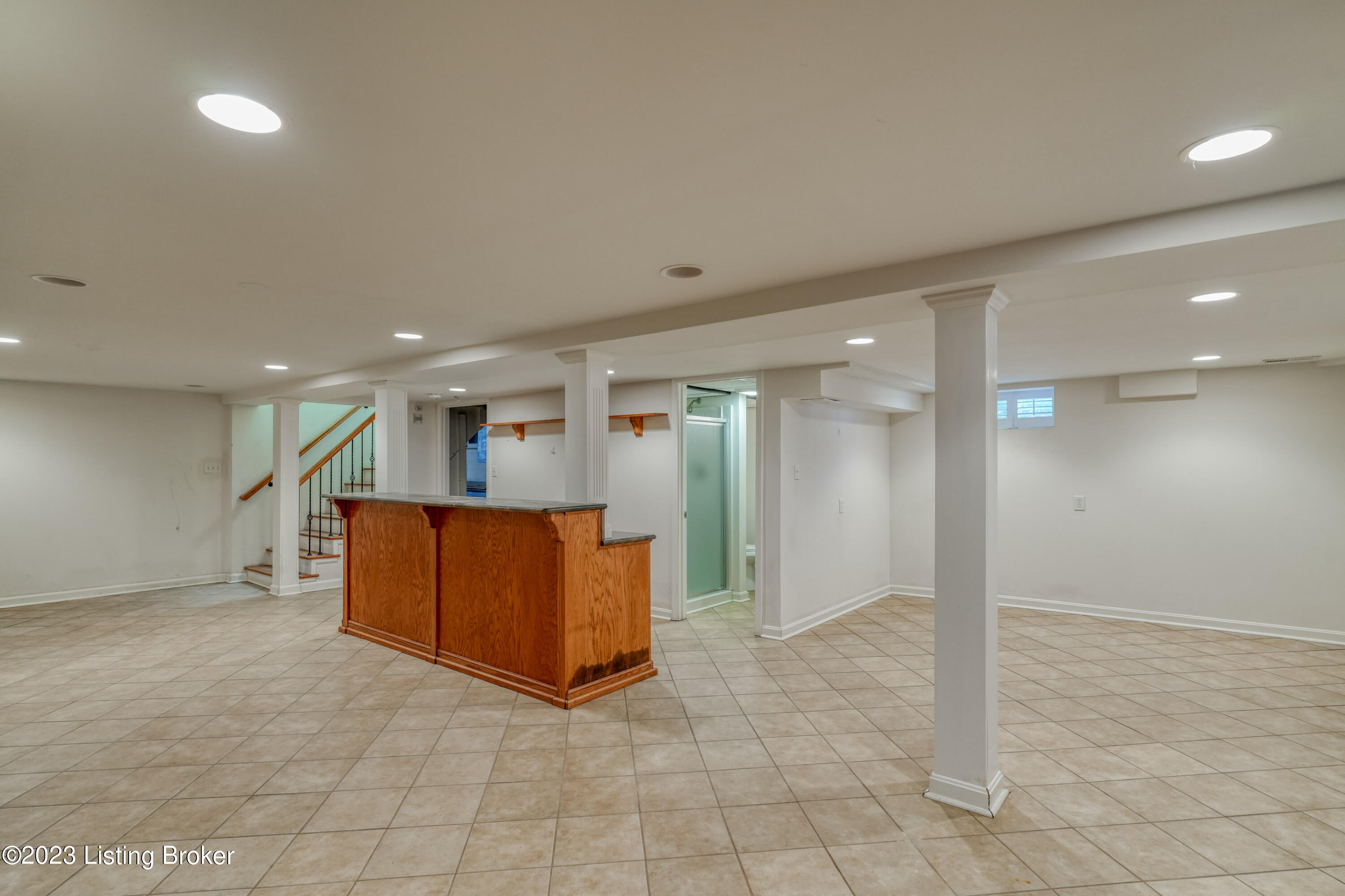 218 Bramton Road Louisville, KY 40207 - Photo 31 of 50 046 - 20230412 04646