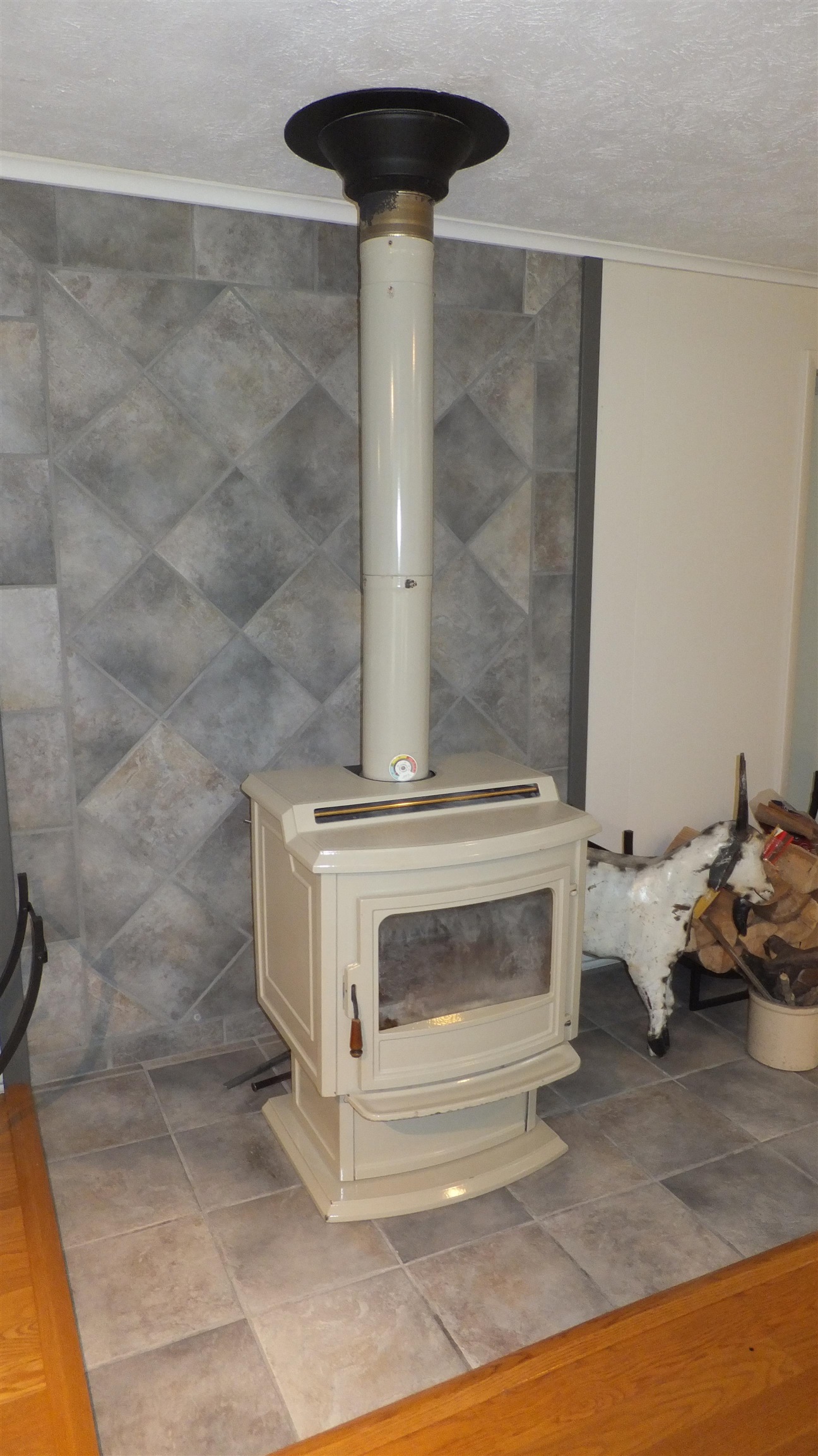 5640 East Gallivan Road Cedar, MI 49621 - Photo 8 of 34 1905352-7.JPG