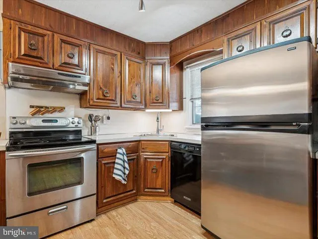 $320,000 | 423 Magnolia Drive, Levittown, PA 19054