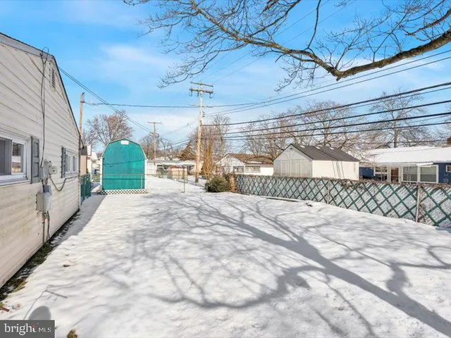 $320,000 | 423 Magnolia Drive, Levittown, PA 19054