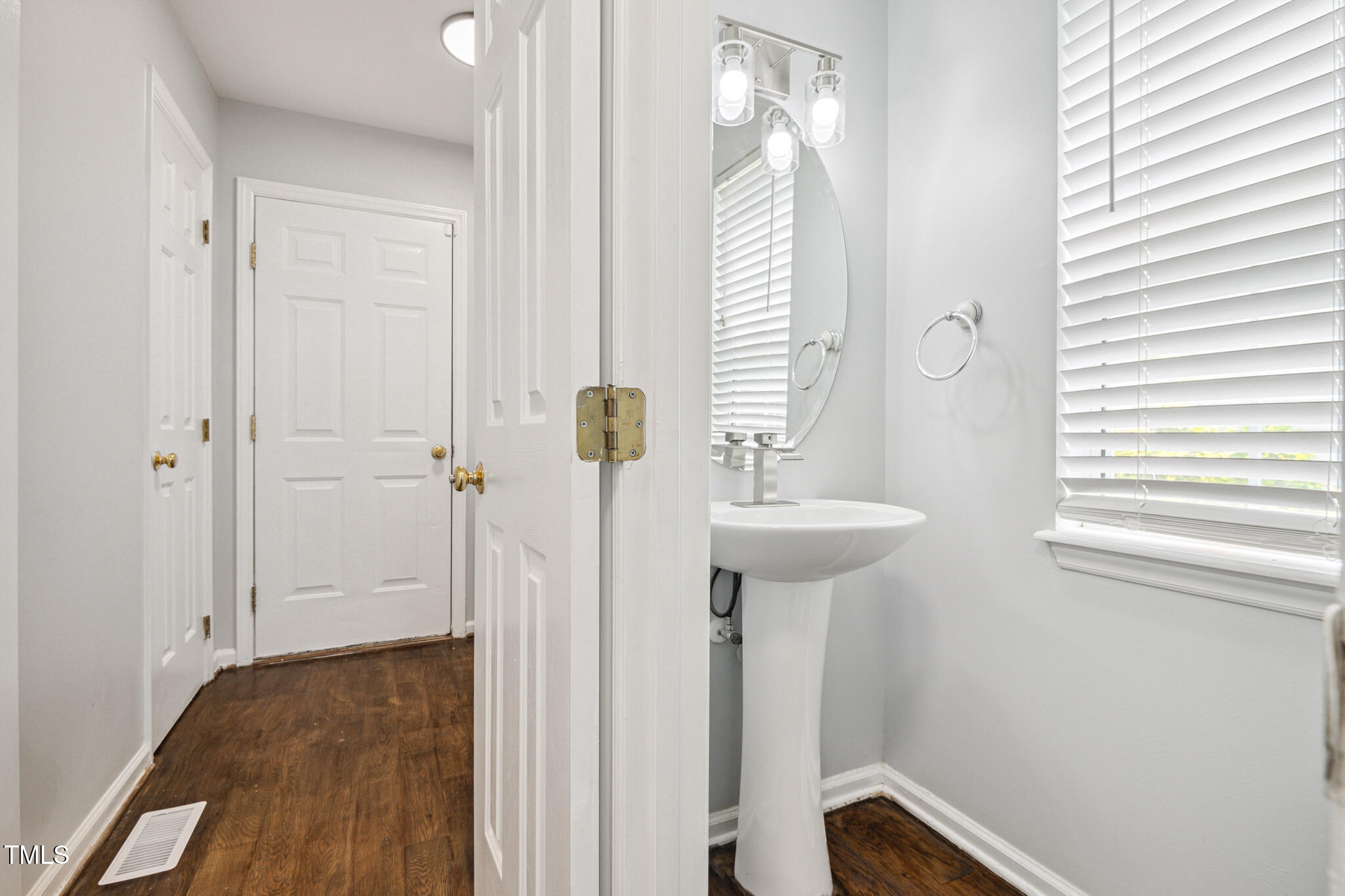 2516 Constitution Drive Raleigh, NC 27615 - Photo 14 of 38 DSC_8717