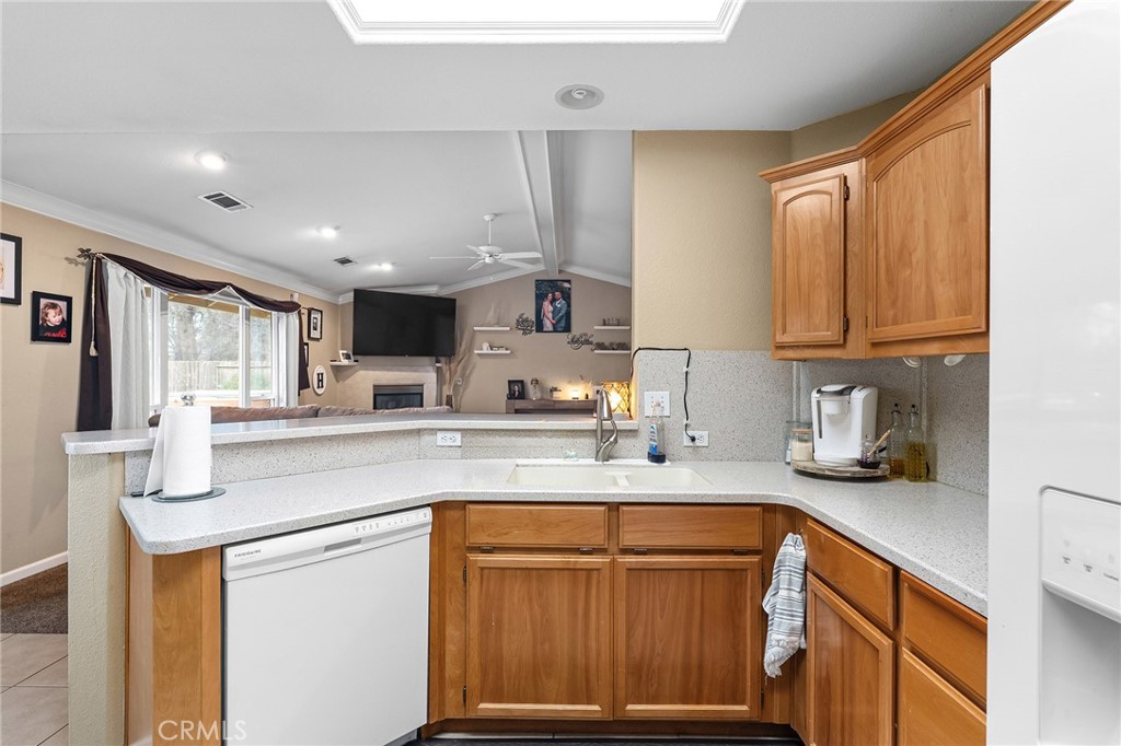 7420 Platinum Way Redding, CA 96001 - Photo 14 of 65