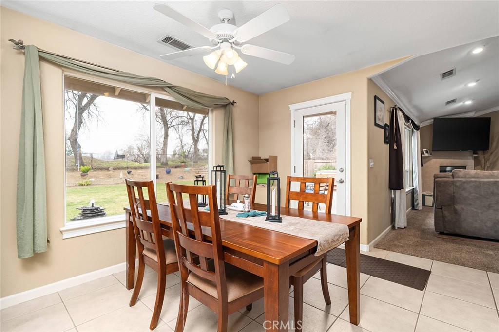 7420 Platinum Way Redding, CA 96001 - Photo 17 of 65