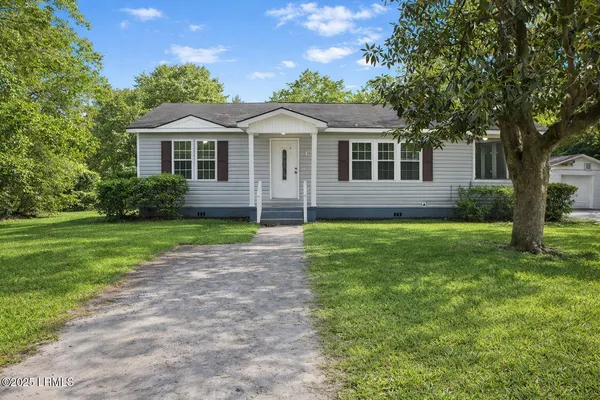 $1,375 | 1501 Hogarth Street, Beaufort, SC 29902