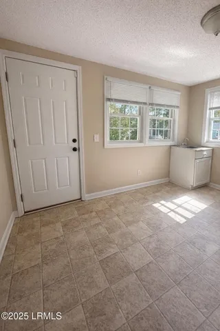 $1,475 | 1501 Hogarth Street, Beaufort, SC 29902