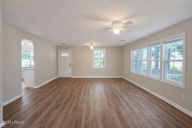 $1,495 | 1501 Hogarth Street, Beaufort, SC 29902