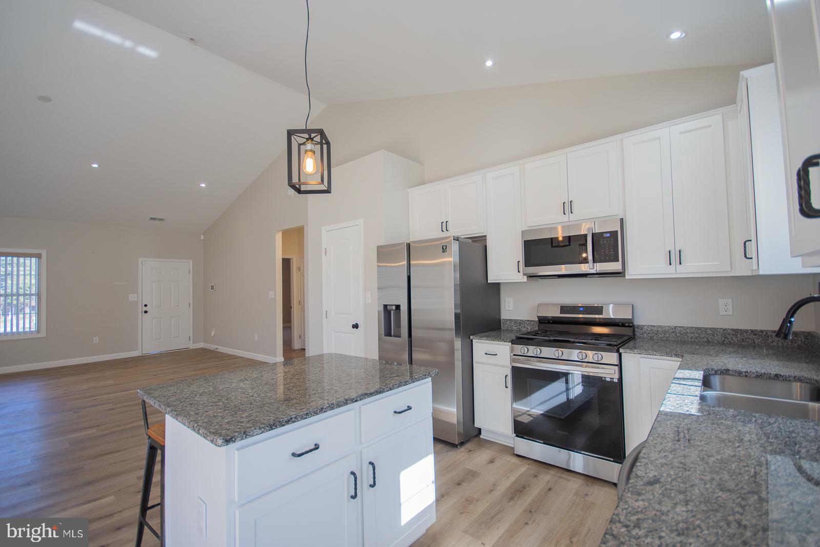 2084 Charles Town Road Kearneysville, WV 25430 - Photo 11 of 54