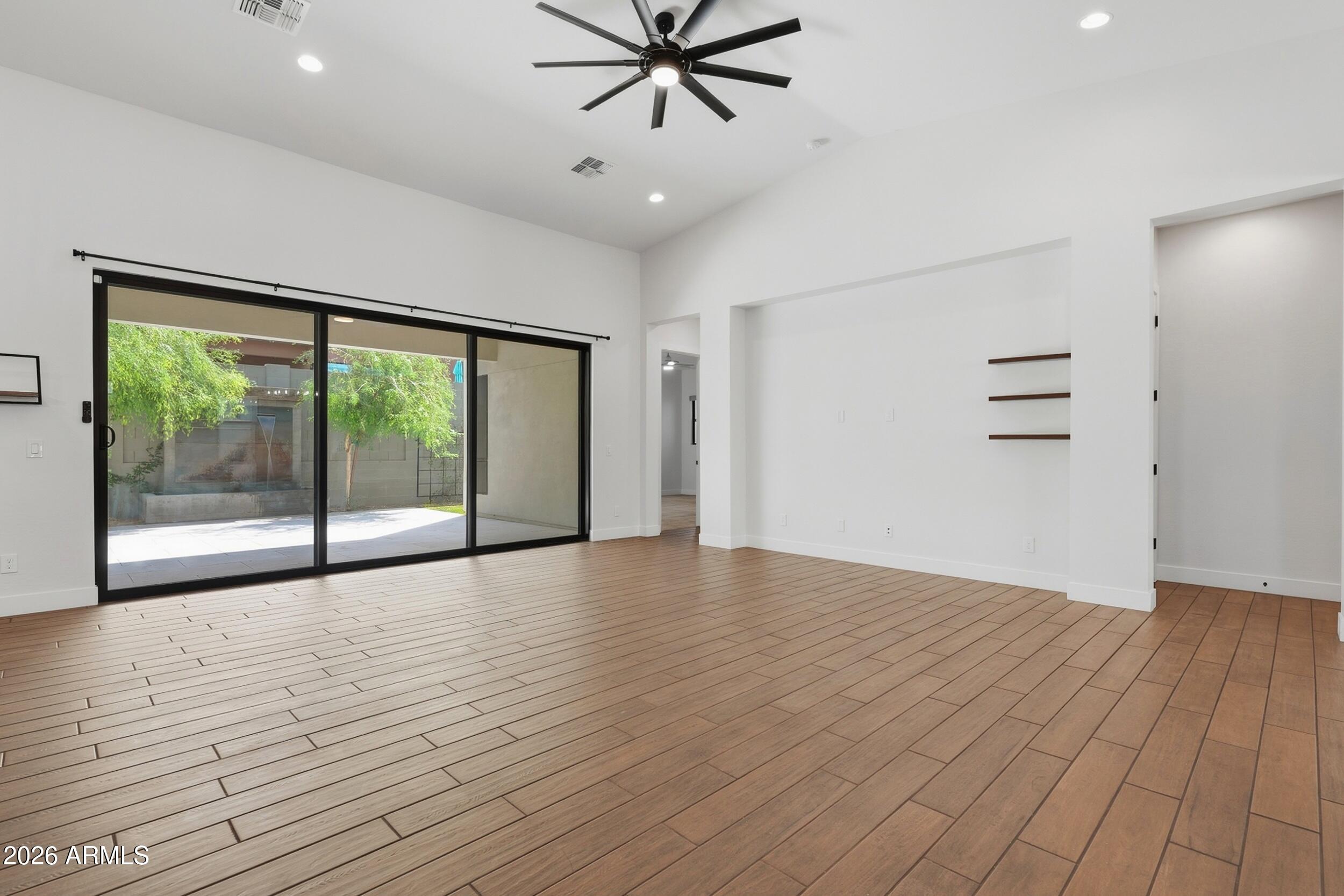 813 East Corral Road Phoenix, AZ 85042 - Photo 16 of 67 18_dsc00830