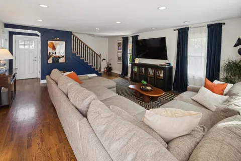 $499,900 | 815 Cumberland Street, Hoffman Estates, IL 60169