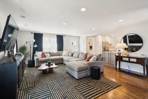 $499,900 | 815 Cumberland Street, Hoffman Estates, IL 60169