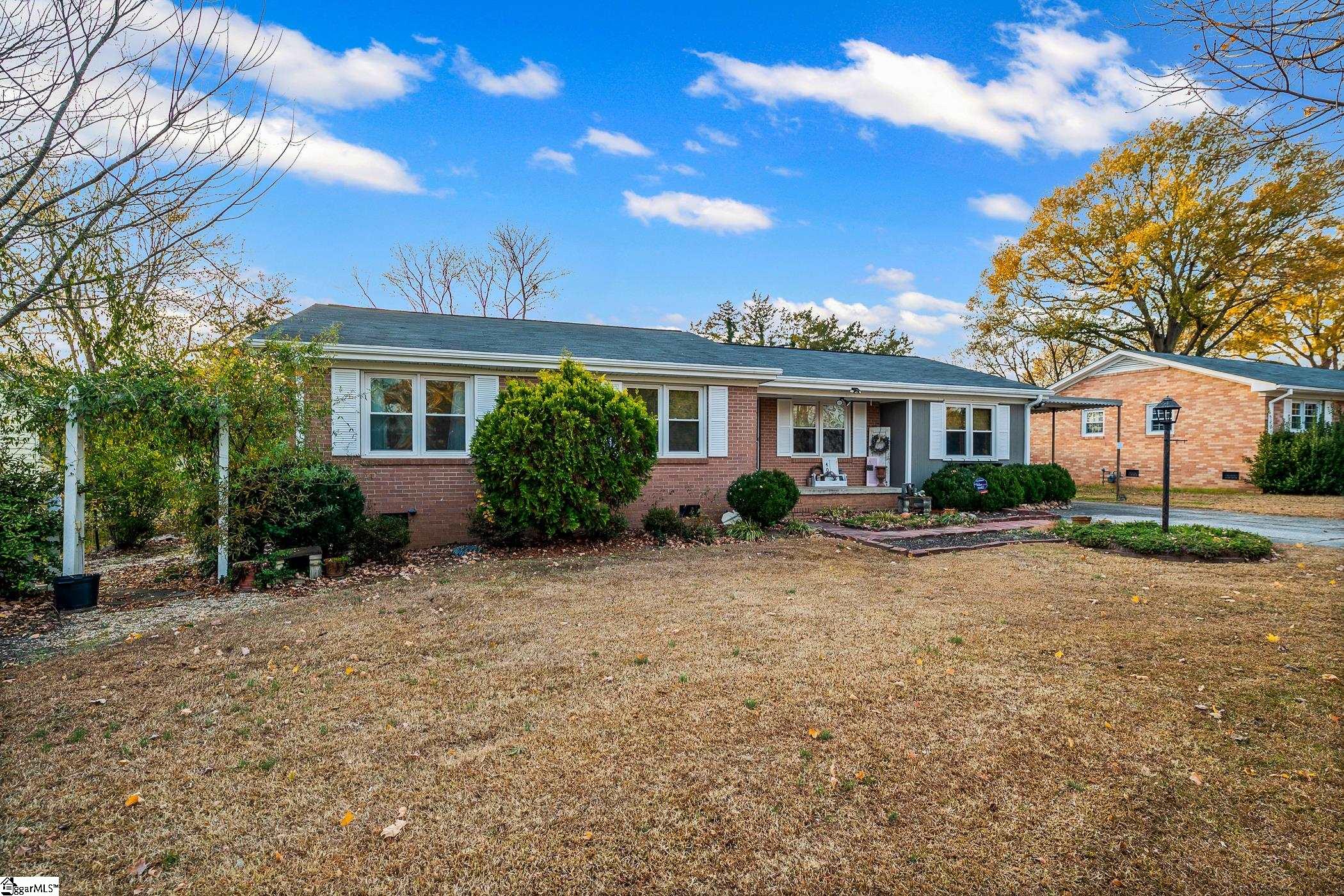 404 Reeves Drive Simpsonville, SC 29681 - Photo 2 of 33 Gallery Image 2