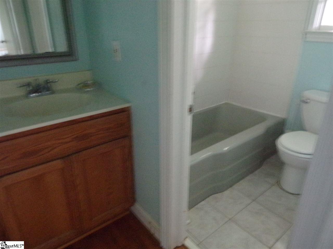 21 Lullwater Road Greenville, SC 29607 - Photo 11 of 17 Gallery Image 11