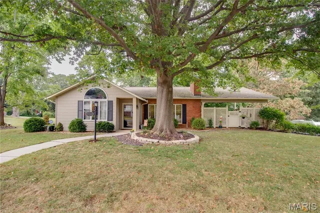 $311,000 | 25422 Elsah Hills Drive, Elsah, IL 62028