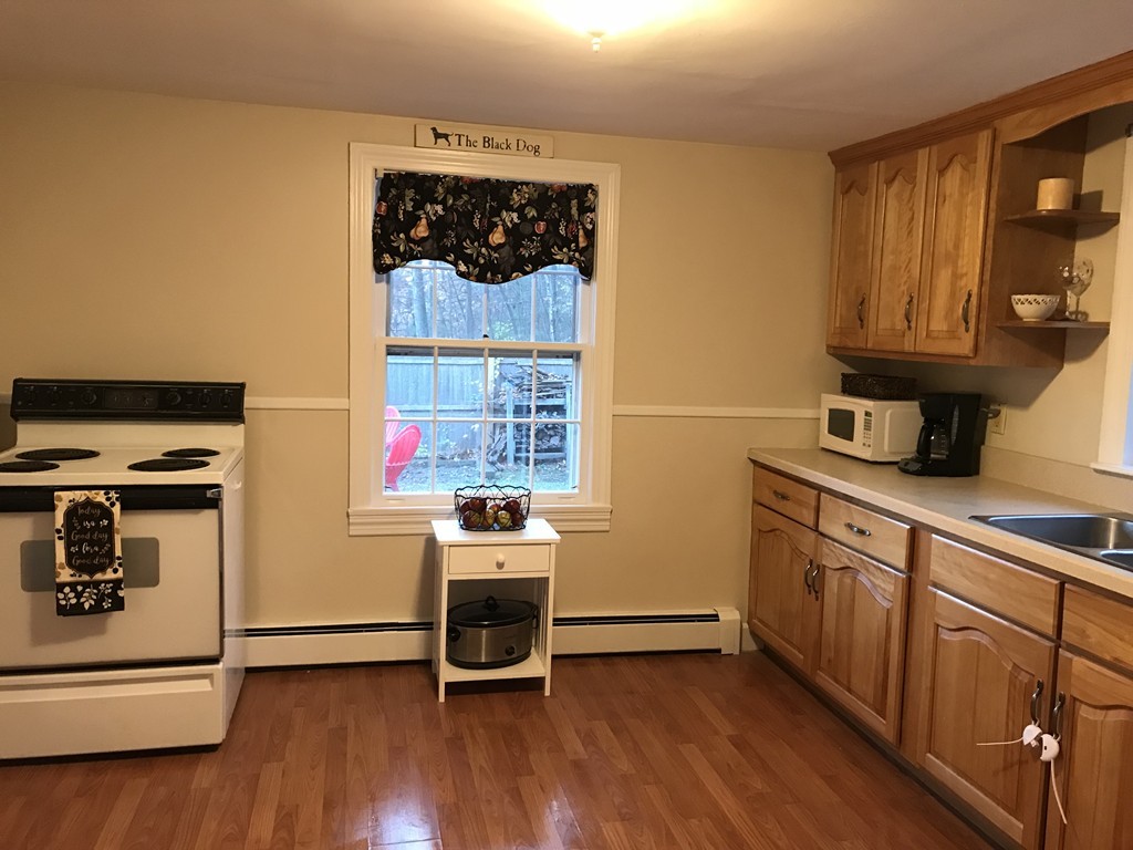 61 Holt Road Holden, MA 01520 - Photo 3 of 26 Gallery Image 3