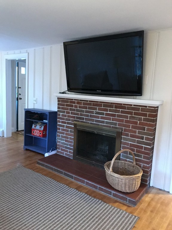 61 Holt Road Holden, MA 01520 - Photo 7 of 26 Gallery Image 7