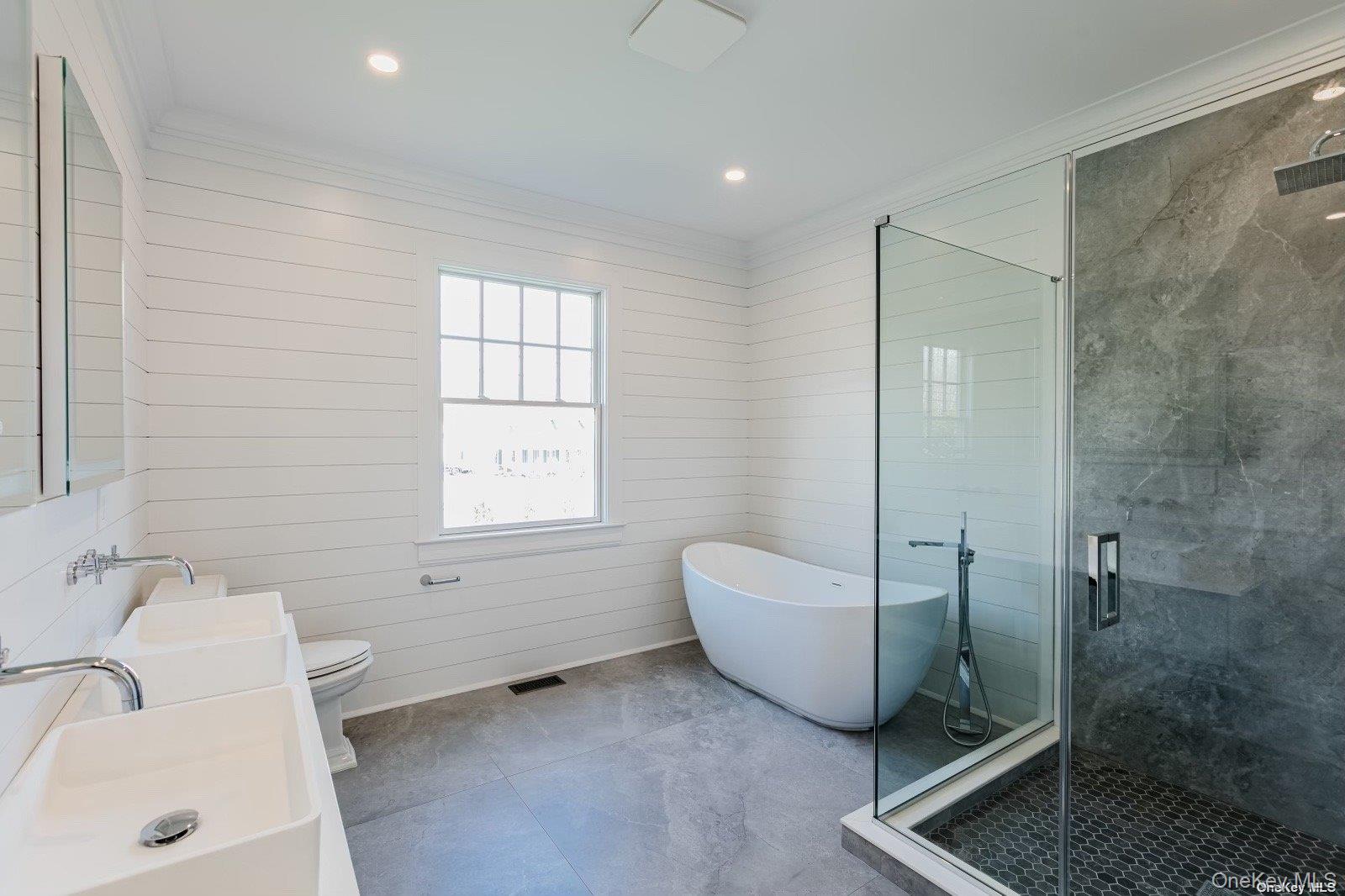 2415 Cox Neck Road Mattituck, NY 11952 - Photo 6 of 10 Primary Bathroom