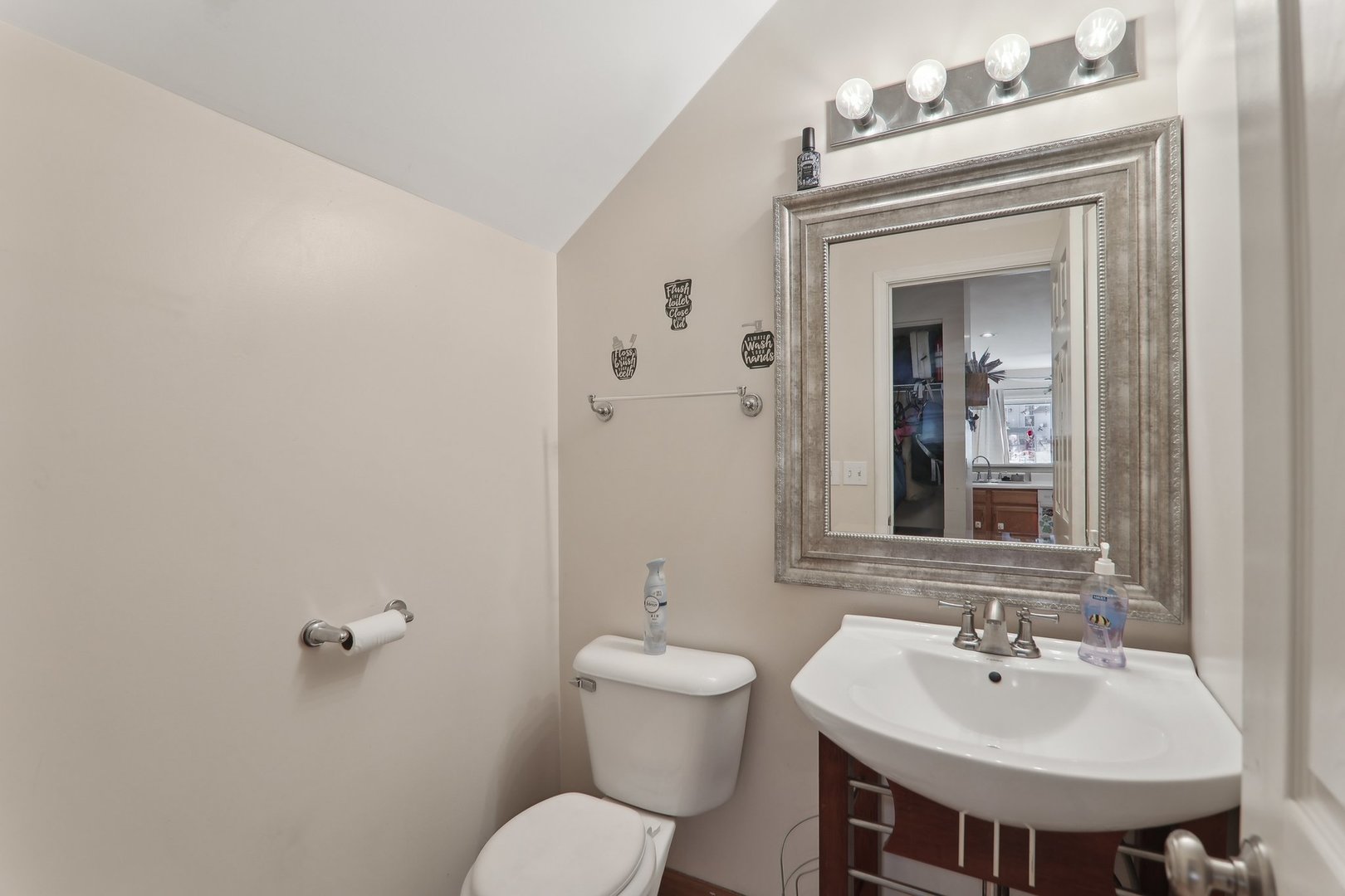 965 Sumac Court Lindenhurst, IL 60046 - Photo 12 of 32