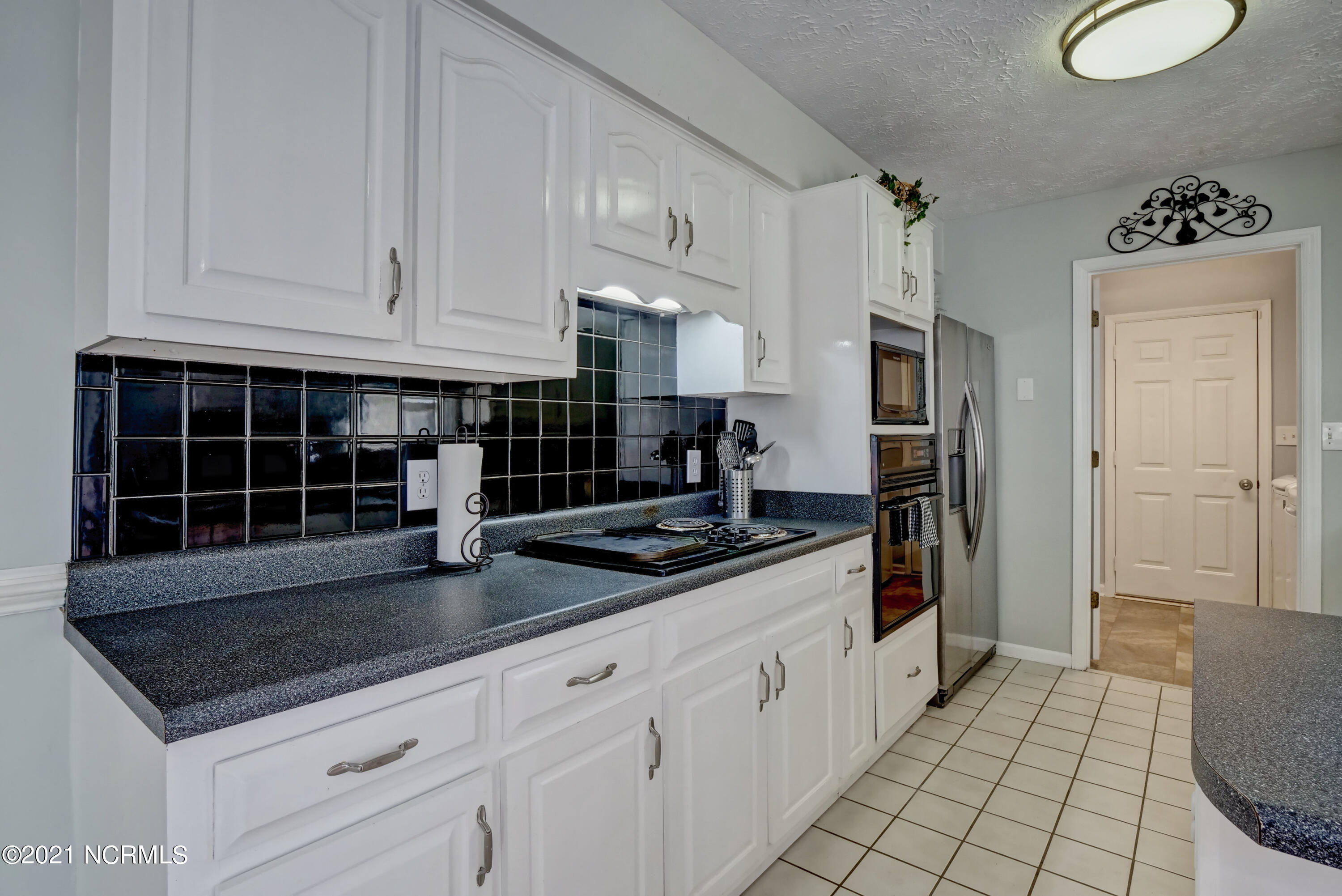 4614 Masonboro Loop Road Wilmington, NC 28409 - Photo 11 of 32 011_p6866514_15_16_17_18_19_20