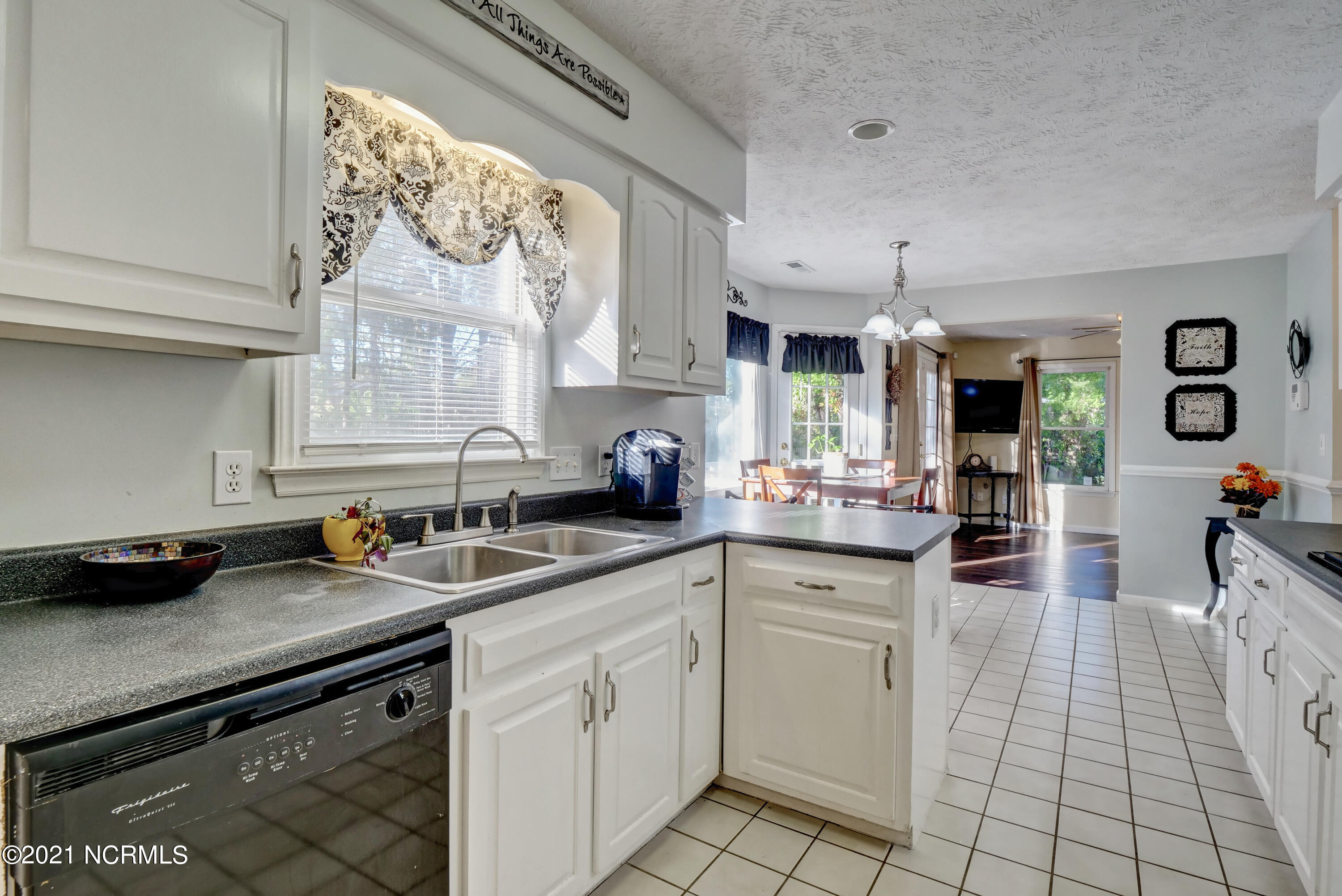 4614 Masonboro Loop Road Wilmington, NC 28409 - Photo 12 of 32 012_p6866521_2_3_4_5_6_7