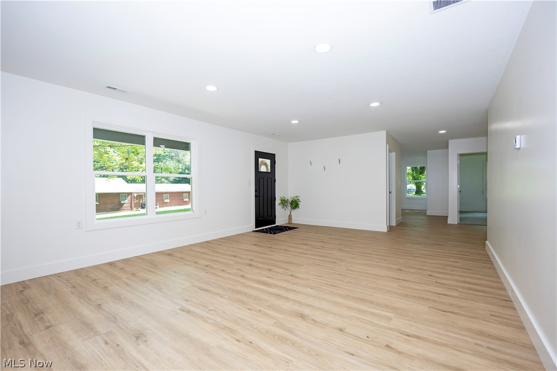 8934 State Route 19 Galion, OH 44833 - Photo 6 of 29 Living Room