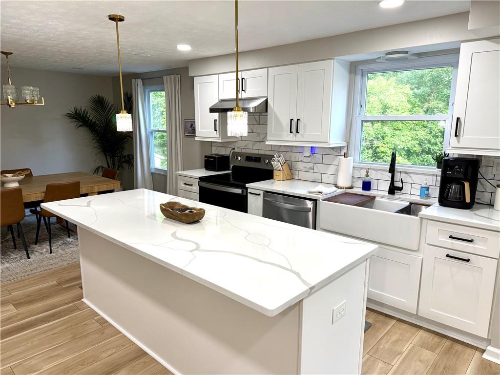 1913 Riggs Road South Park, PA 15129 - Photo 8 of 30