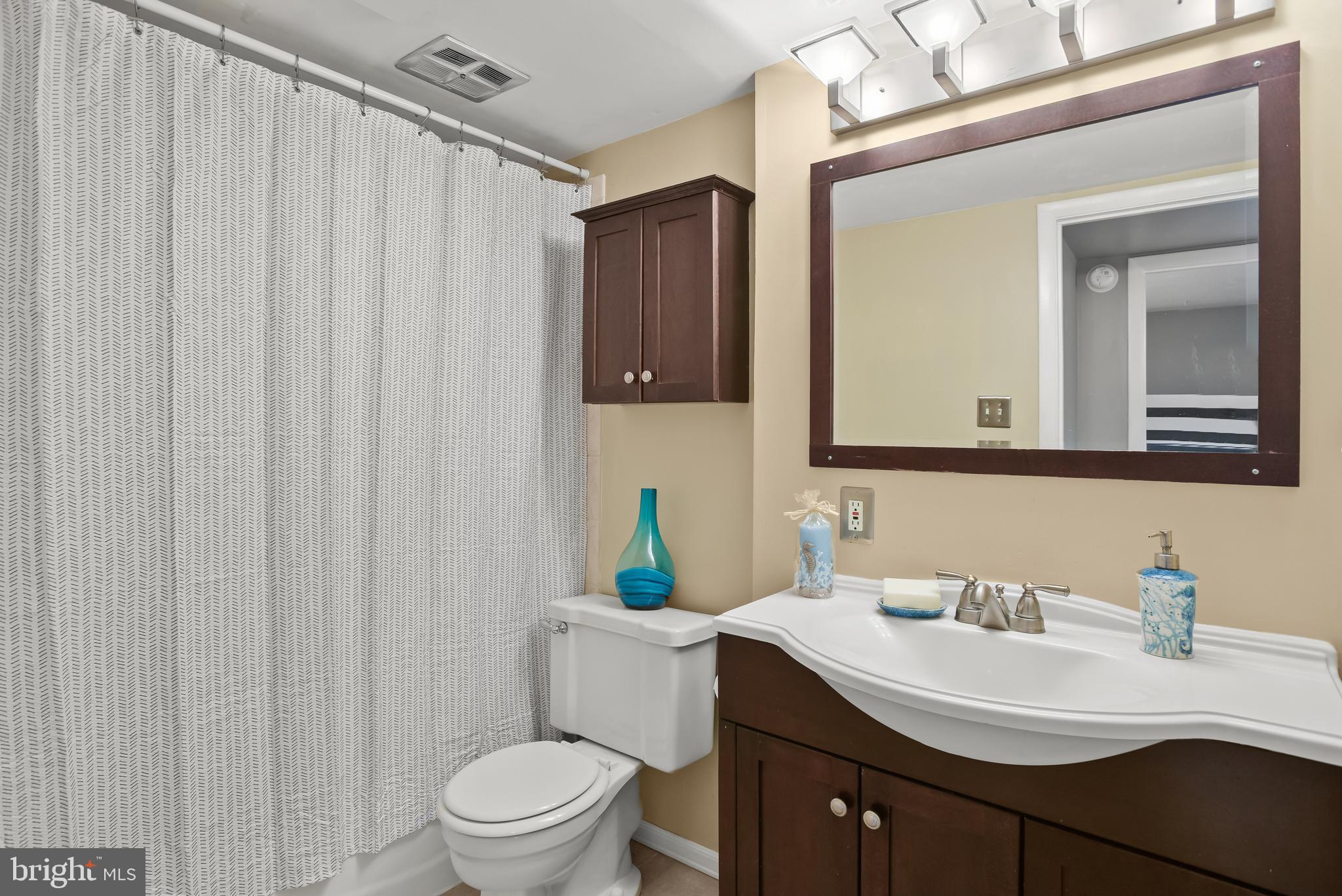 5249 West Running Brook Road, Unit 101 Columbia, MD 21044 - Photo 23 of 35 Second Full Bathroom