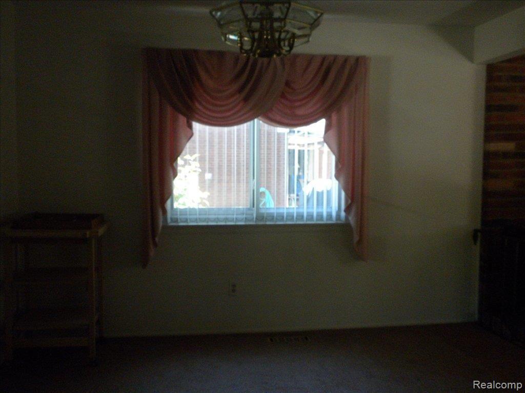 16443 Wayne Road Livonia, MI 48154 - Photo 14 of 20 dining room