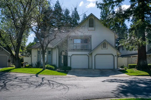 $689,900 | 2727 West Bluff Avenue, Unit 125, Fresno, CA 93711