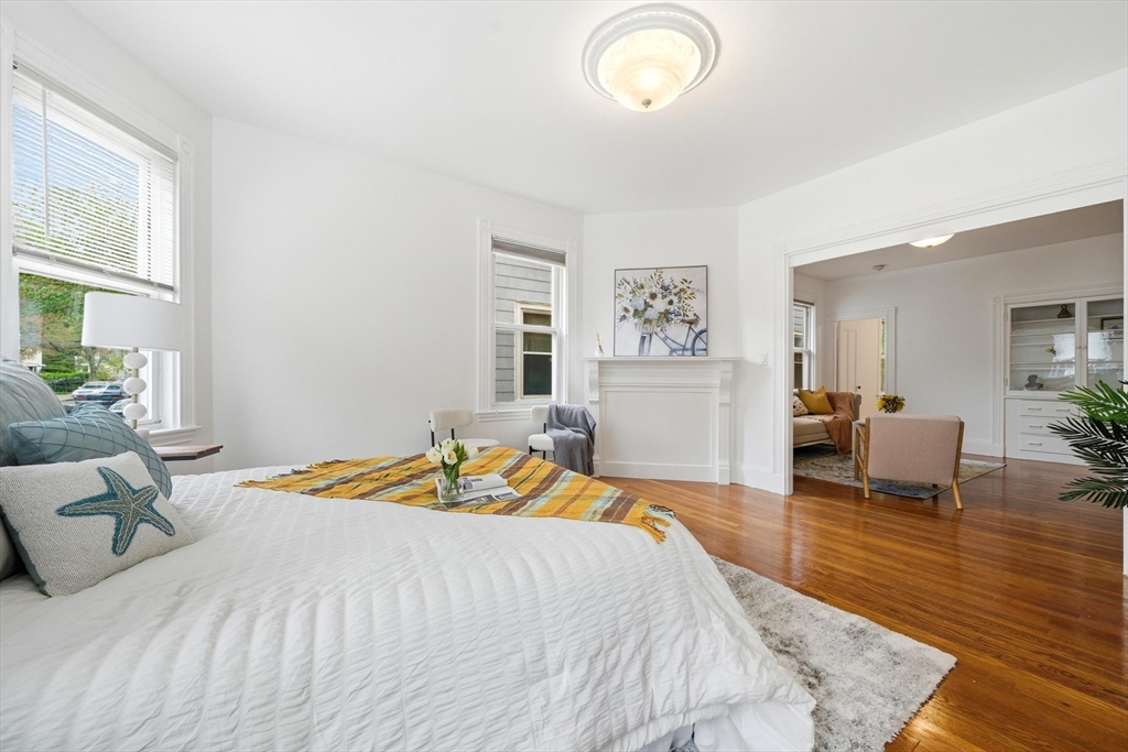 166 Chestnut Street, Unit 1 Brookline, MA 02445 - Photo 5 of 33
