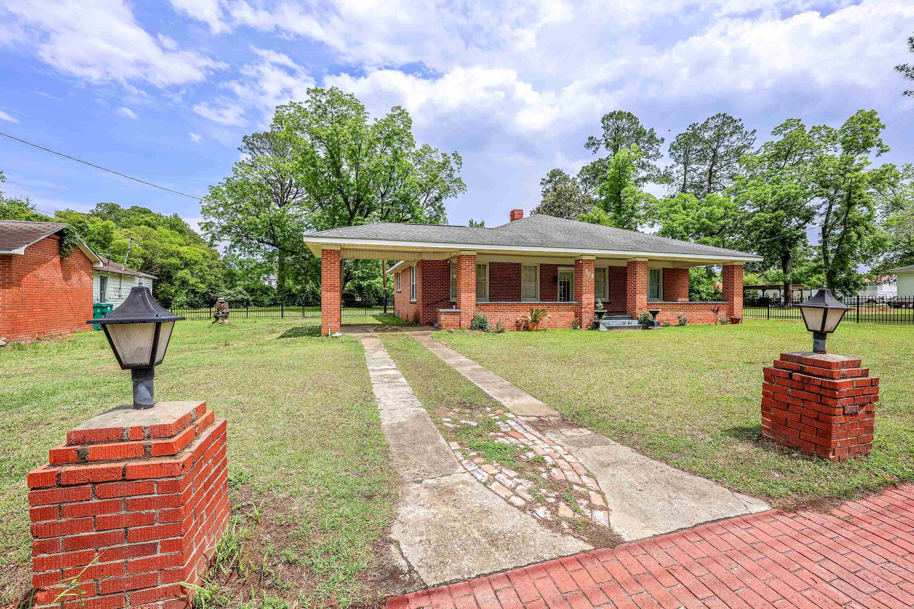 305 North Main Street Hemingway, SC 29554 - Photo 2 of 37