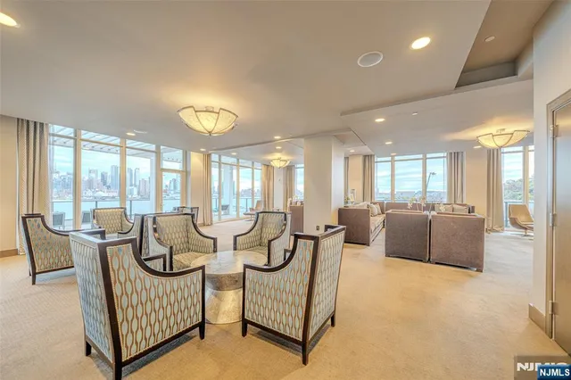$2,790,000 | 1200 Ave At Port Imperial, Unit 516, Weehawken, NJ 07086