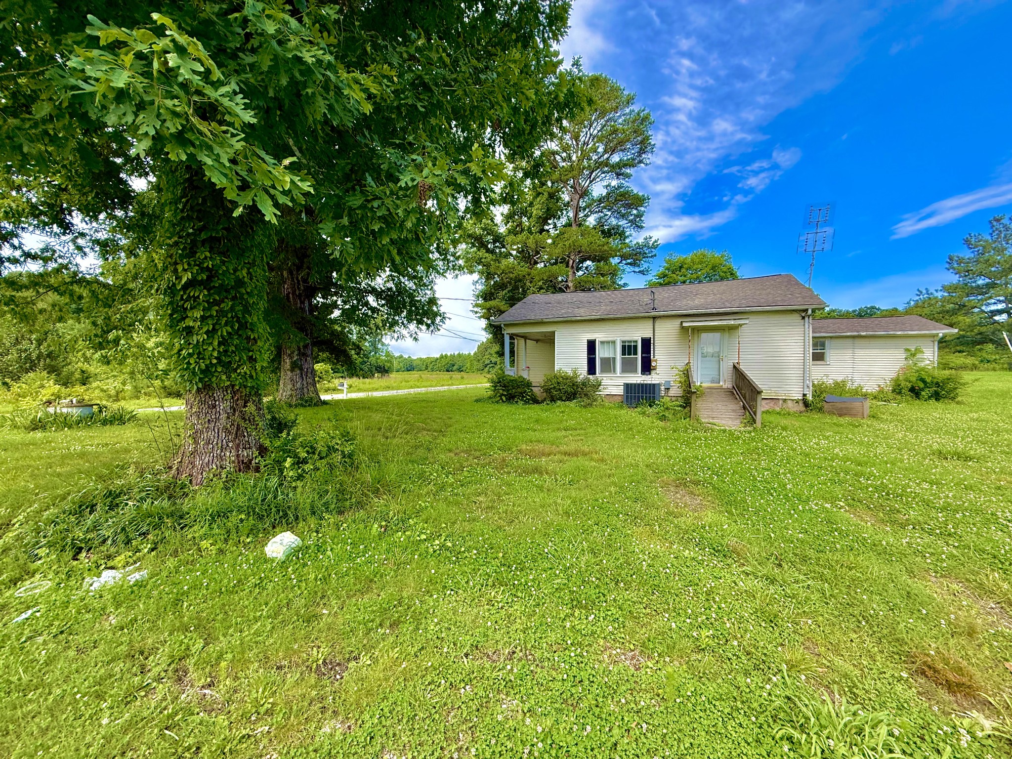 560 State Line Road Loretto, TN 38469 - Photo 3 of 22