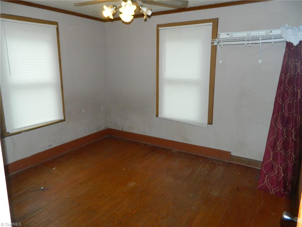 214 Ridgecrest Street Thomasville, NC 27360 - Photo 5 of 10 Gallery Image 5