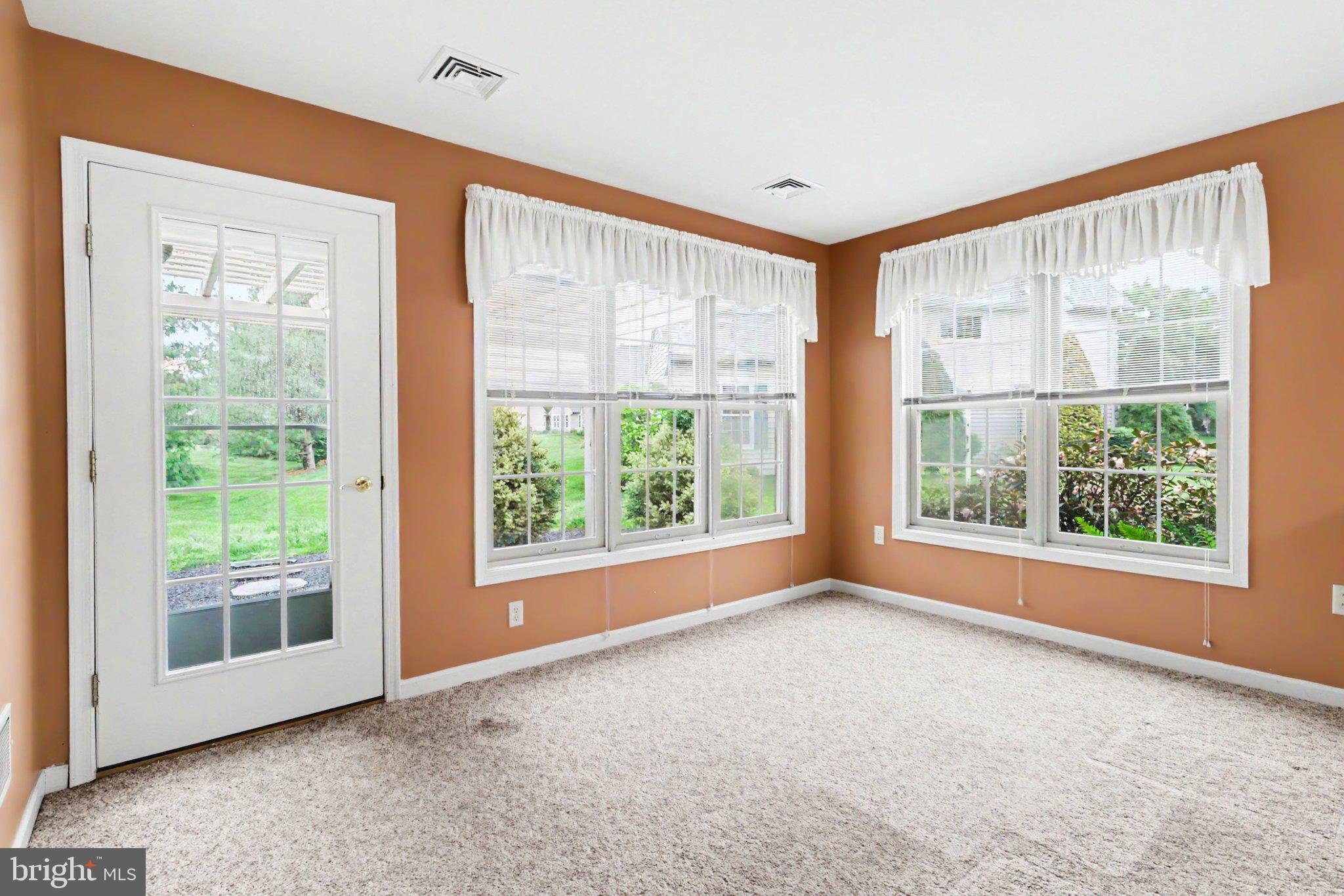 749 Heather Ridge Manheim, PA 17545 - Photo 11 of 36 4-Seasons Room