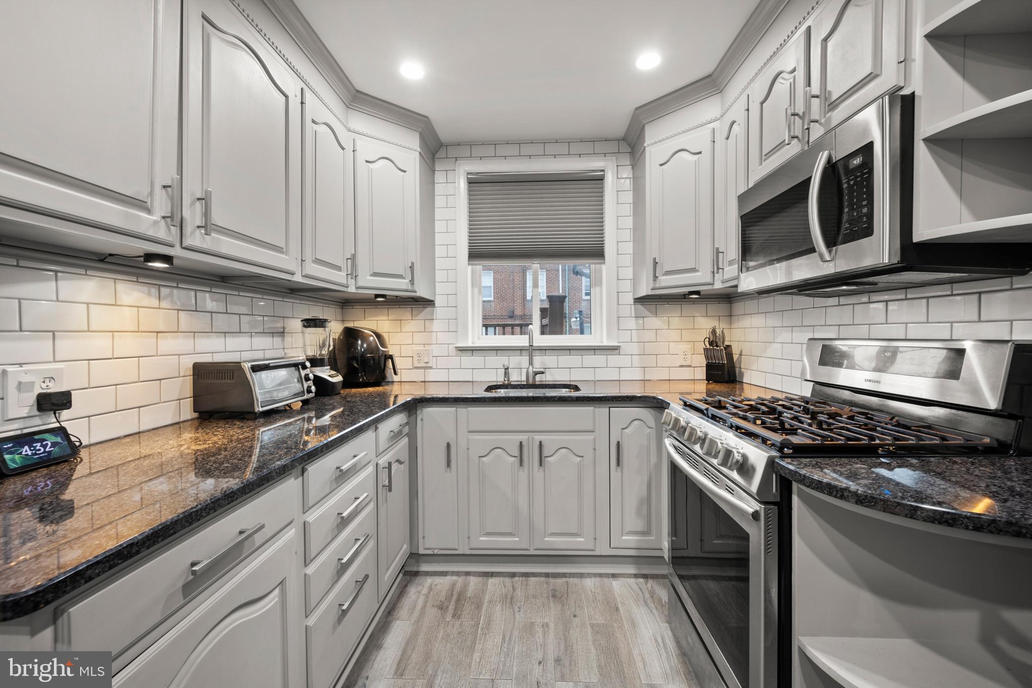 430 Edgemore Road Philadelphia, PA 19151 - Photo 2 of 21 Gallery Image 2