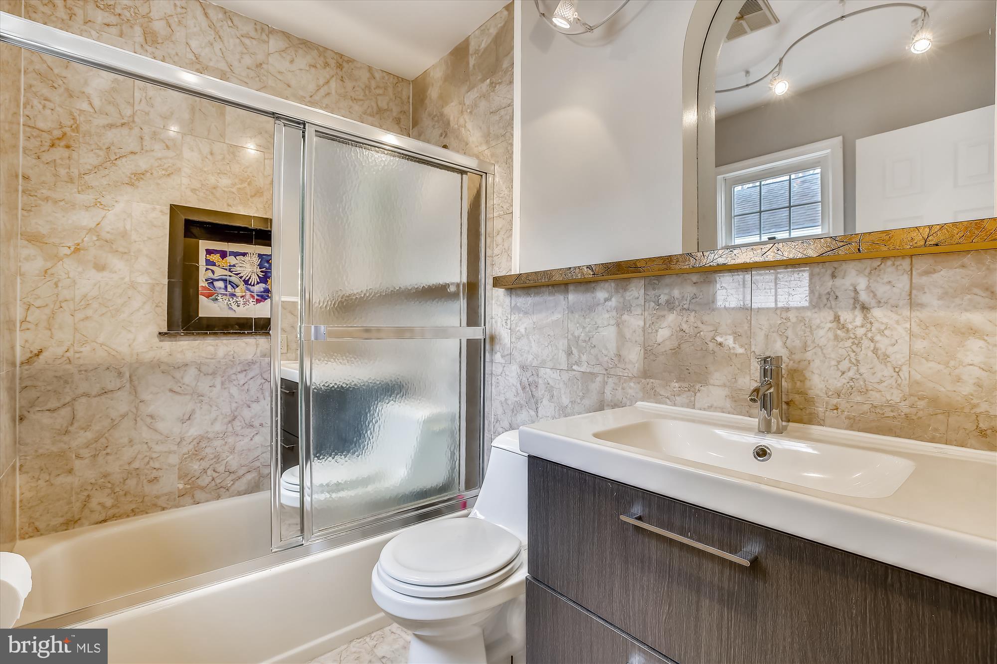 505 Ridgewell Way Silver Spring, MD 20902 - Photo 39 of 51 Hall Bathroom