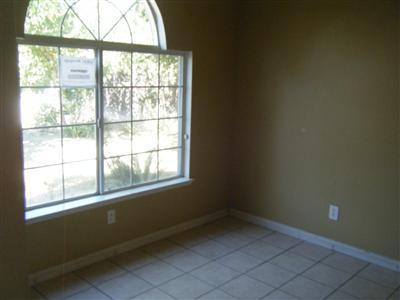 985 East Carob Avenue Reedley, CA 93654 - Photo 4 of 5 Gallery Image 4