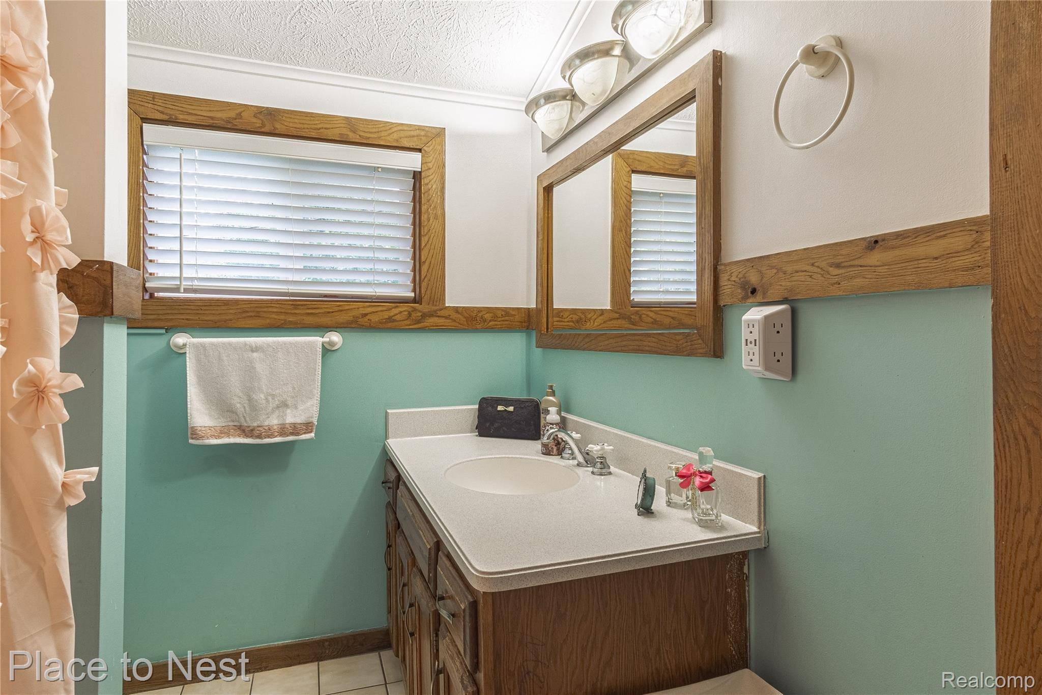 14623 South Wacousta Road Grand Ledge, MI 48837 - Photo 33 of 51 Interiors (29 of 36).jpg