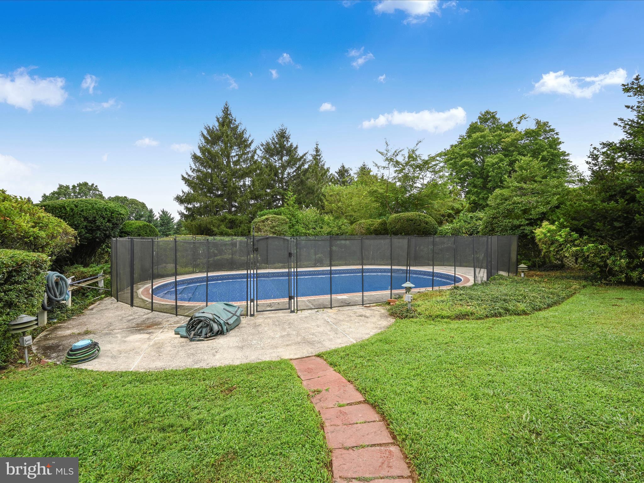 14 Stone Ridge Road Thornton, PA 19373 - Photo 36 of 45 a view of garden with patio