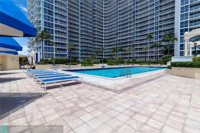 $3,400 | 7601 East Treasure Drive, Unit 2022, North Bay Village, FL 33141