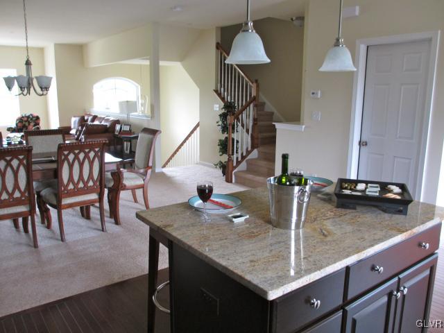 Hill Road, Unit 75 Whitehall, PA 18052 - Photo 2 of 8 Gallery Image 2