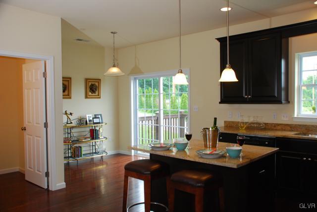 Hill Road, Unit 75 Whitehall, PA 18052 - Photo 4 of 8 Gallery Image 4