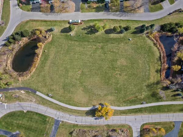 $395,000 | Lt40 Cobblestone West Gate Courts Street, Unit WOODLAND AVENUE OF CHAMPIONS, Geneva, WI 53147