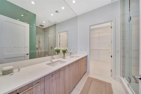 $2,000,000 | 153 North Seabreeze Boulevard, Unit 403, Fort Lauderdale, FL 33304