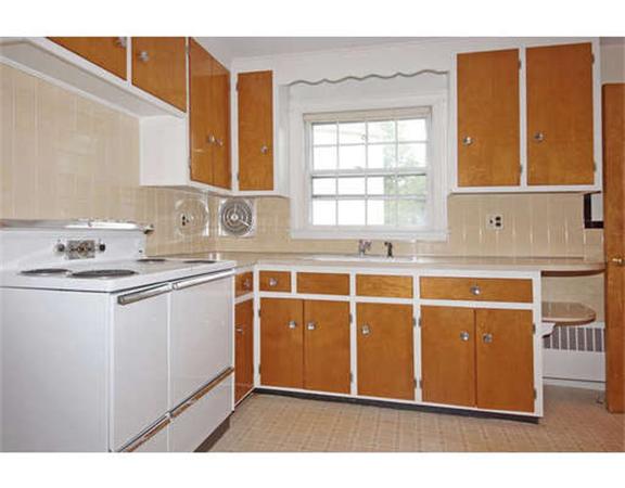 19-21 East Bates Road Watertown, MA 02472 - Photo 6 of 16 Gallery Image 6